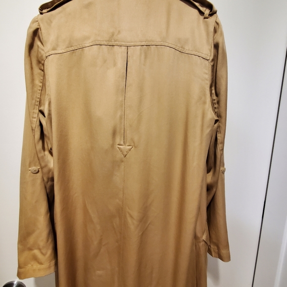 💛 Trench Coat 💛 - Picture 3 of 11